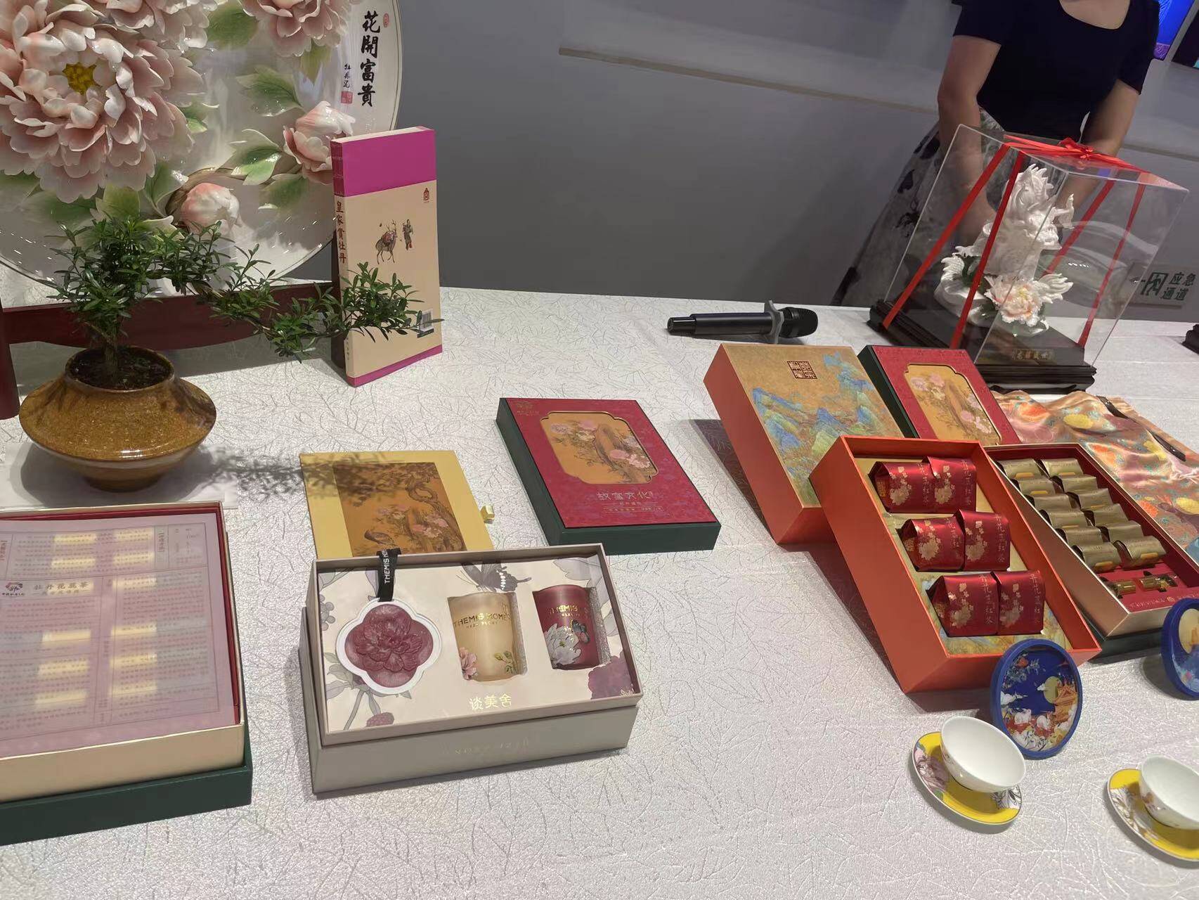 “边走边评”系列评论㉒｜一朵花的“绿色绽放”