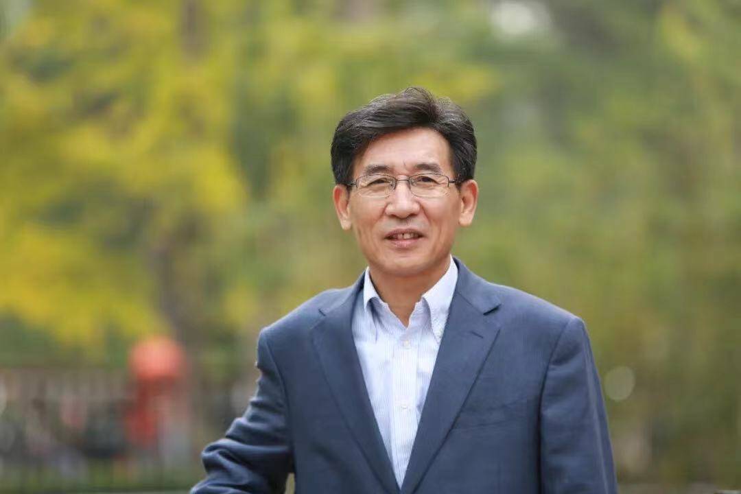 闪电评论丨向“拼”出来的崇高荣誉致敬