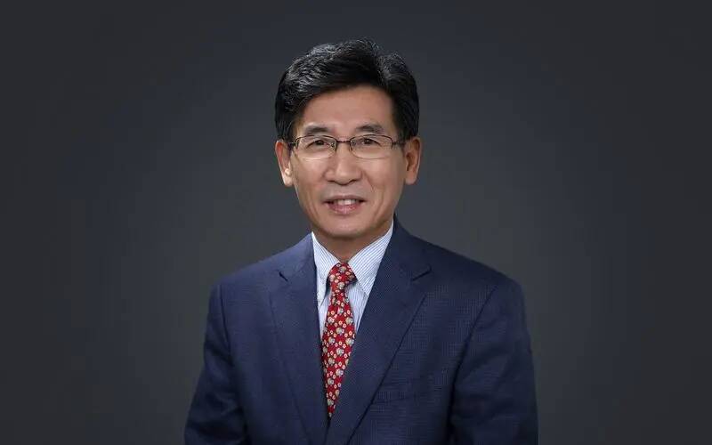 闪电评论丨用热爱和努力攀登科学的高峰